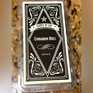 Scentsy of Soy Hand Poured Wax Melt - Cinnamon Roll